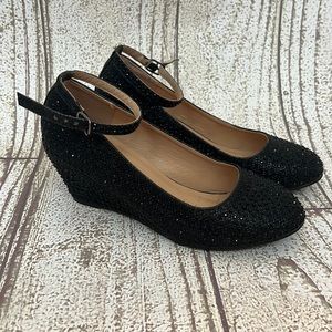 VGUC Girls size 4 Close black Round Toe Glitter Rhinestone heels pageant dress